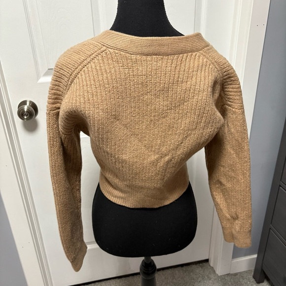 Aritzia - Babaton Sweater - Picture 3 of 7